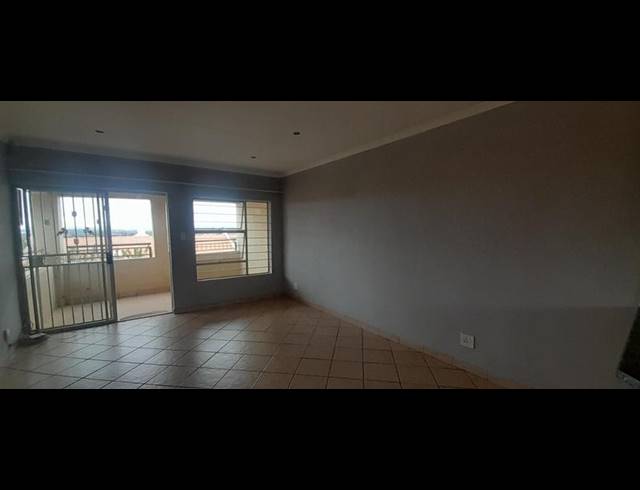 2 BEDROOM APARTMENT FOR SALE IN RASLOUW AH